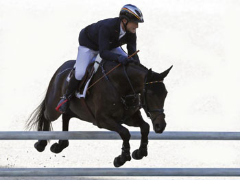 HSBC to wind up partnership with FEI at end of 2013 season