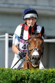 Zara Phillips e Mike Tindall esperam primeiro filho