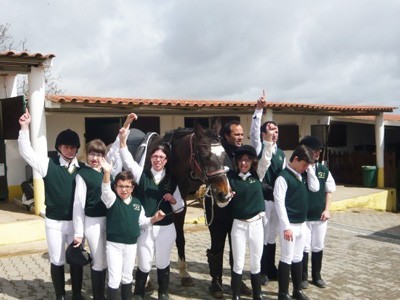 Acrobatas e cavaleiros, juntos na 10º Prova Special Olympics Equitação